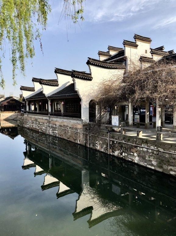 吴强到我州开展安全生产检查并调研重大项目推进工作